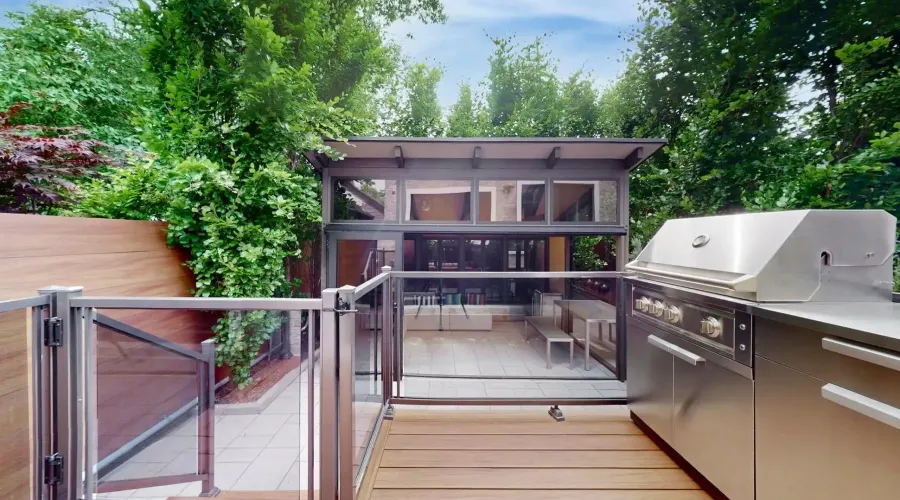 330 Cedarvale Ave, Toronto, Ontario, Canada, 3 Bedrooms Bedrooms, ,4 BathroomsBathrooms,Residential,For Sale,Cedarvale,1877870