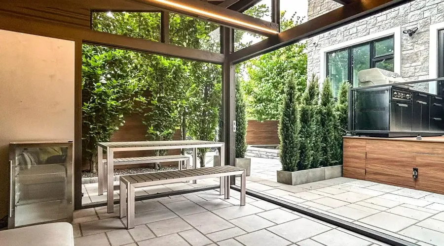 330 Cedarvale Ave, Toronto, Ontario, Canada, 3 Bedrooms Bedrooms, ,4 BathroomsBathrooms,Residential,For Sale,Cedarvale,1877870