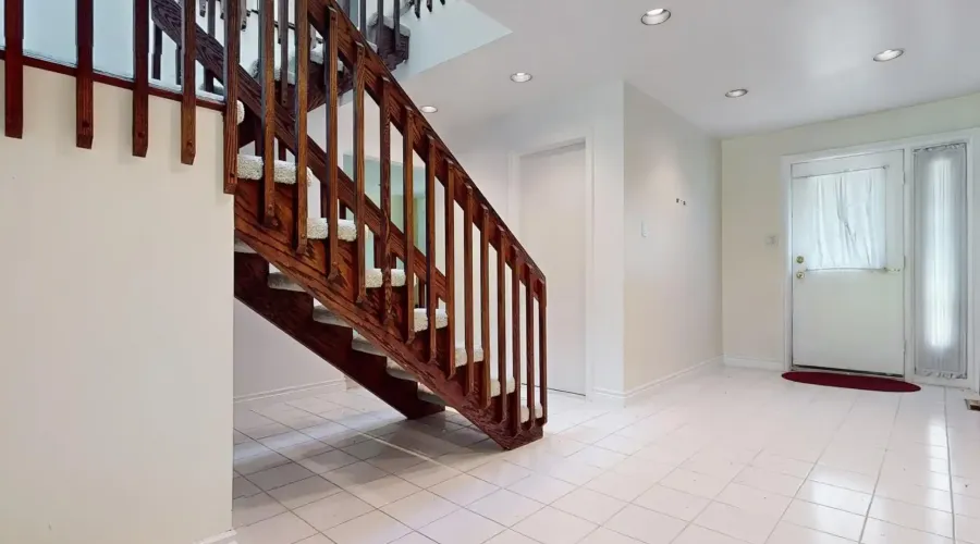 16 Bayview Park Lane, Richmond Hill, Ontario, Canada, ,Residential,For Sale,Bayview Park,1877875