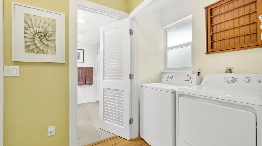 33 Urchin Court, Captiva, Florida, 33924, United States, 2 Bedrooms Bedrooms, 9 Rooms Rooms,2 BathroomsBathrooms,Residential,For Sale,Urchin,1880360
