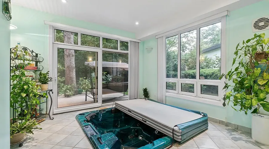 978 Tennyson Avenue, Mississauga, Ontario, L5H 2Z1, Canada, 4 Bedrooms Bedrooms, ,6 BathroomsBathrooms,Residential,For Sale,Tennyson Avenue,1880361