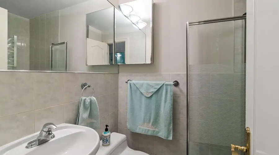 978 Tennyson Avenue, Mississauga, Ontario, L5H 2Z1, Canada, 4 Bedrooms Bedrooms, ,6 BathroomsBathrooms,Residential,For Sale,Tennyson Avenue,1880361