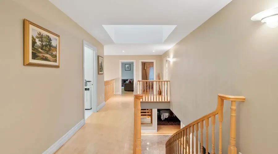 978 Tennyson Avenue, Mississauga, Ontario, L5H 2Z1, Canada, 4 Bedrooms Bedrooms, ,6 BathroomsBathrooms,Residential,For Sale,Tennyson Avenue,1880361