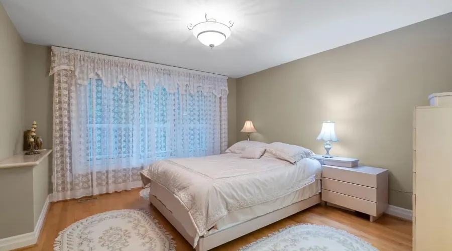978 Tennyson Avenue, Mississauga, Ontario, L5H 2Z1, Canada, 4 Bedrooms Bedrooms, ,6 BathroomsBathrooms,Residential,For Sale,Tennyson Avenue,1880361