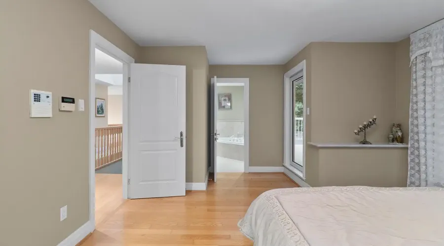 978 Tennyson Avenue, Mississauga, Ontario, L5H 2Z1, Canada, 4 Bedrooms Bedrooms, ,6 BathroomsBathrooms,Residential,For Sale,Tennyson Avenue,1880361