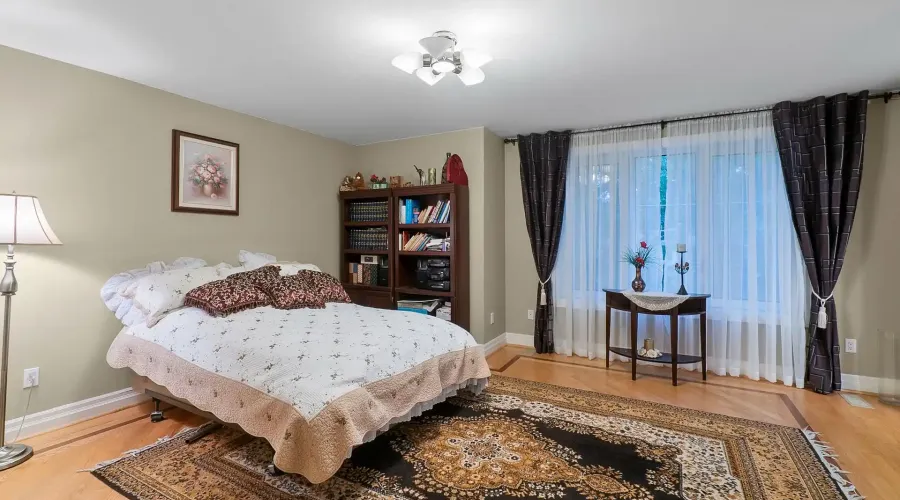 978 Tennyson Avenue, Mississauga, Ontario, L5H 2Z1, Canada, 4 Bedrooms Bedrooms, ,6 BathroomsBathrooms,Residential,For Sale,Tennyson Avenue,1880361