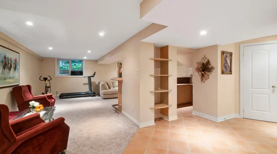 978 Tennyson Avenue, Mississauga, Ontario, L5H 2Z1, Canada, 4 Bedrooms Bedrooms, ,6 BathroomsBathrooms,Residential,For Sale,Tennyson Avenue,1880361