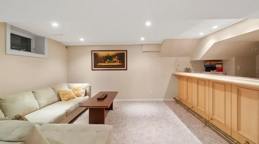 978 Tennyson Avenue, Mississauga, Ontario, L5H 2Z1, Canada, 4 Bedrooms Bedrooms, ,6 BathroomsBathrooms,Residential,For Sale,Tennyson Avenue,1880361