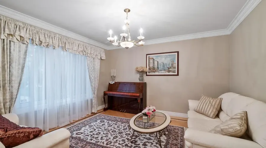 978 Tennyson Avenue, Mississauga, Ontario, L5H 2Z1, Canada, 4 Bedrooms Bedrooms, ,6 BathroomsBathrooms,Residential,For Sale,Tennyson Avenue,1880361