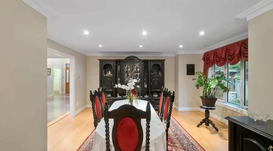 978 Tennyson Avenue, Mississauga, Ontario, L5H 2Z1, Canada, 4 Bedrooms Bedrooms, ,6 BathroomsBathrooms,Residential,For Sale,Tennyson Avenue,1880361