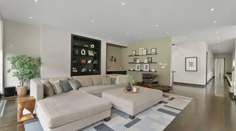 1287 Birchview Drive, Mississauga, Ontario, L5H 3E3, Canada, 4 Bedrooms Bedrooms, ,5 BathroomsBathrooms,Residential,For Sale,1885043