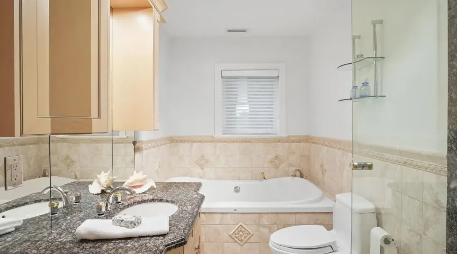 1382 Aldo Drive, Mississauga, Ontario, L5H 3E9, Canada, 6 Bedrooms Bedrooms, ,8 BathroomsBathrooms,Residential,For Sale,1885044