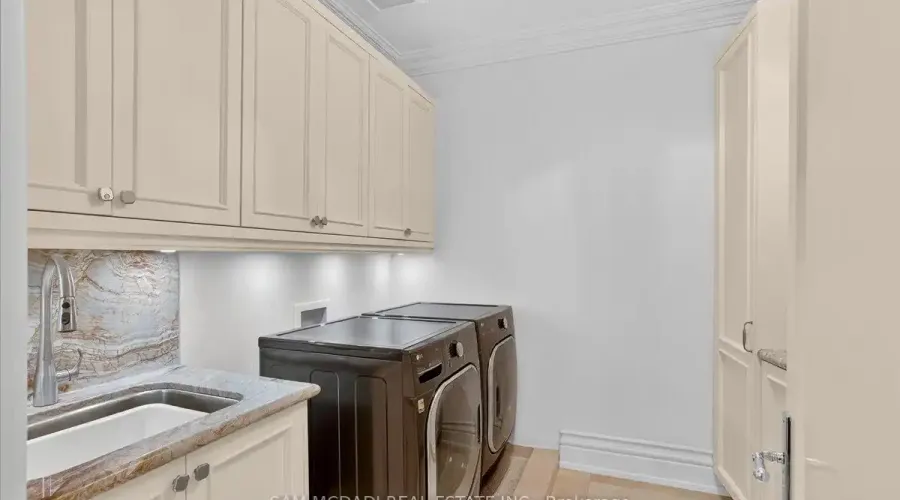 432 Bob-O-Link Road, Mississauga, Ontario, L5J 2P2, Canada, 4 Bedrooms Bedrooms, ,9 BathroomsBathrooms,Residential,For Sale,1888529