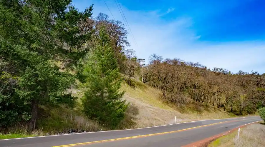 9140 Boonville Rd,Ukiah,California 95482,United States,Ranch,Boonville,185068