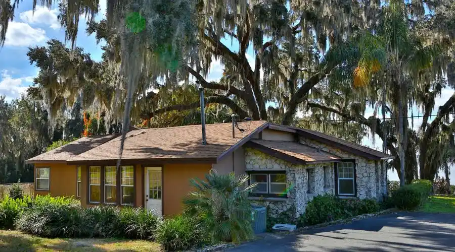 15140 SE 140th Avenue Road,Weirsdale,Florida 32195,United States,3 Rooms Rooms,2 BathroomsBathrooms,Waterfront,SE 140th,185259