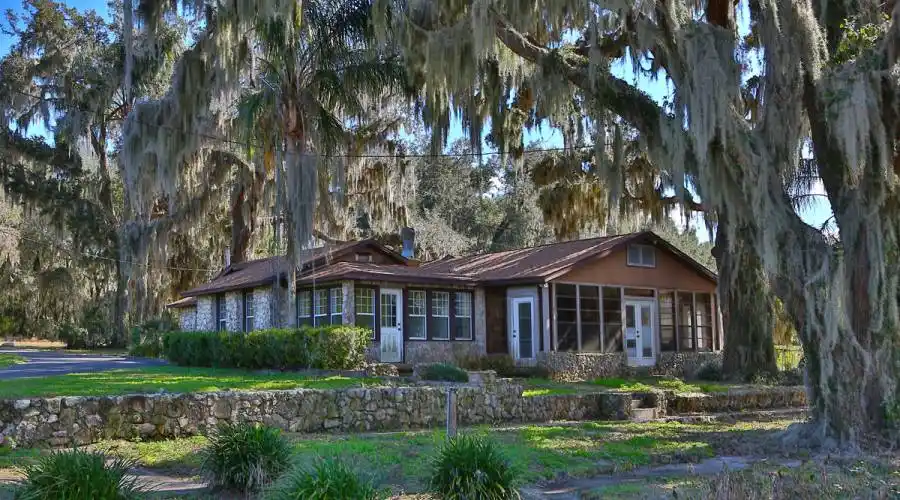 15140 SE 140th Avenue Road,Weirsdale,Florida 32195,United States,3 Rooms Rooms,2 BathroomsBathrooms,Waterfront,SE 140th,185259