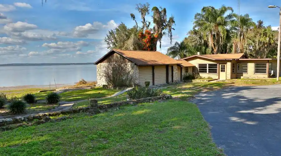 15140 SE 140th Avenue Road,Weirsdale,Florida 32195,United States,3 Rooms Rooms,2 BathroomsBathrooms,Waterfront,SE 140th,185259