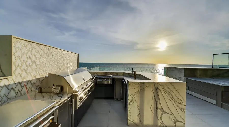 9600 W GULF BOULEVARD, TREASURE ISLAND, Florida, 33706, United States, 5 Bedrooms Bedrooms, 12 Rooms Rooms,5 BathroomsBathrooms,Residential,For Sale,The House of Lights,W GULF BOULEVARD,4,1893281