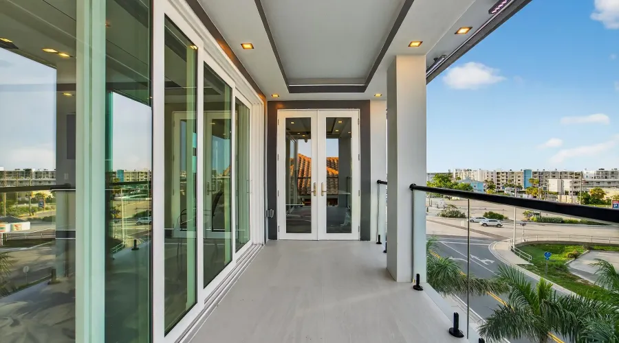 9600 W GULF BOULEVARD, TREASURE ISLAND, Florida, 33706, United States, 5 Bedrooms Bedrooms, 12 Rooms Rooms,5 BathroomsBathrooms,Residential,For Sale,The House of Lights,W GULF BOULEVARD,4,1893281