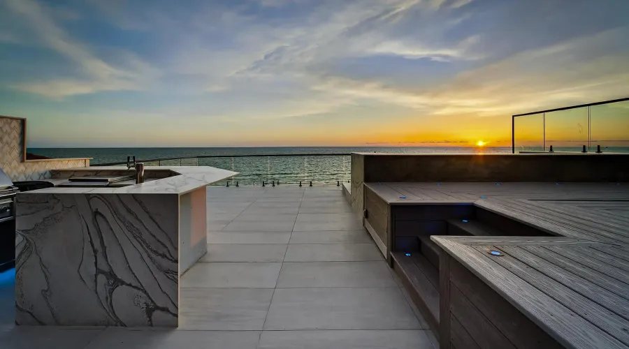 9600 W GULF BOULEVARD, TREASURE ISLAND, Florida, 33706, United States, 5 Bedrooms Bedrooms, 12 Rooms Rooms,5 BathroomsBathrooms,Residential,For Sale,The House of Lights,W GULF BOULEVARD,4,1893281