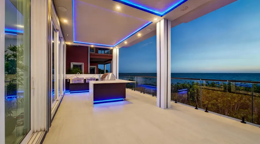 9600 W GULF BOULEVARD, TREASURE ISLAND, Florida, 33706, United States, 5 Bedrooms Bedrooms, 12 Rooms Rooms,5 BathroomsBathrooms,Residential,For Sale,The House of Lights,W GULF BOULEVARD,4,1893281