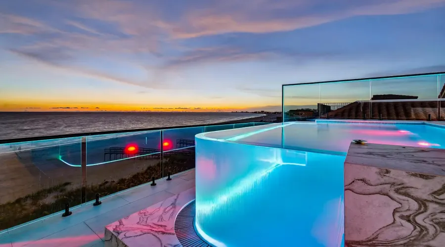 9600 W GULF BOULEVARD, TREASURE ISLAND, Florida, 33706, United States, 5 Bedrooms Bedrooms, 12 Rooms Rooms,5 BathroomsBathrooms,Residential,For Sale,The House of Lights,W GULF BOULEVARD,4,1893281