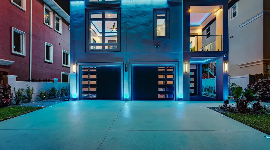 9600 W GULF BOULEVARD, TREASURE ISLAND, Florida, 33706, United States, 5 Bedrooms Bedrooms, 12 Rooms Rooms,5 BathroomsBathrooms,Residential,For Sale,The House of Lights,W GULF BOULEVARD,4,1893281