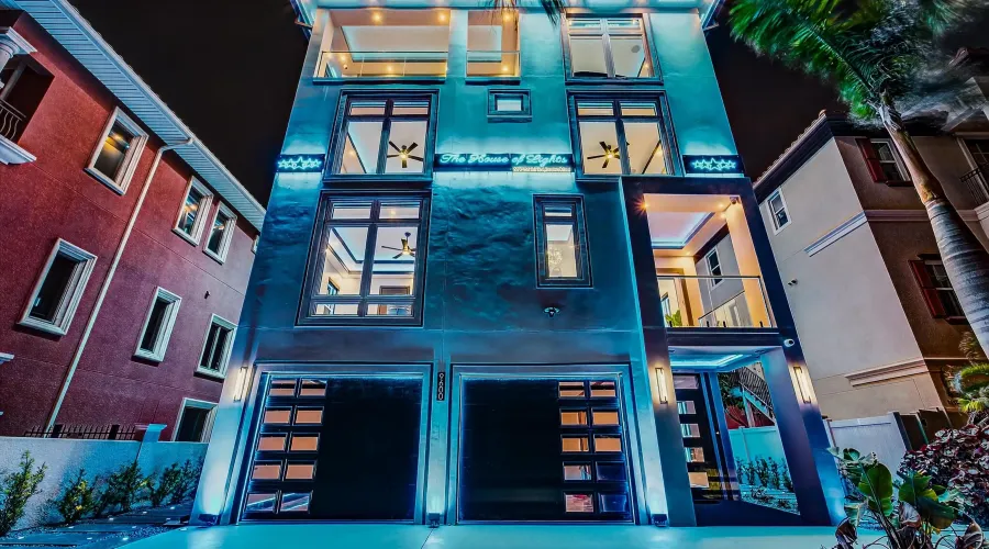 9600 W GULF BOULEVARD, TREASURE ISLAND, Florida, 33706, United States, 5 Bedrooms Bedrooms, 12 Rooms Rooms,5 BathroomsBathrooms,Residential,For Sale,The House of Lights,W GULF BOULEVARD,4,1893281