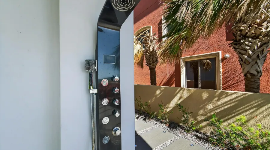 9600 W GULF BOULEVARD, TREASURE ISLAND, Florida, 33706, United States, 5 Bedrooms Bedrooms, 12 Rooms Rooms,5 BathroomsBathrooms,Residential,For Sale,The House of Lights,W GULF BOULEVARD,4,1893281