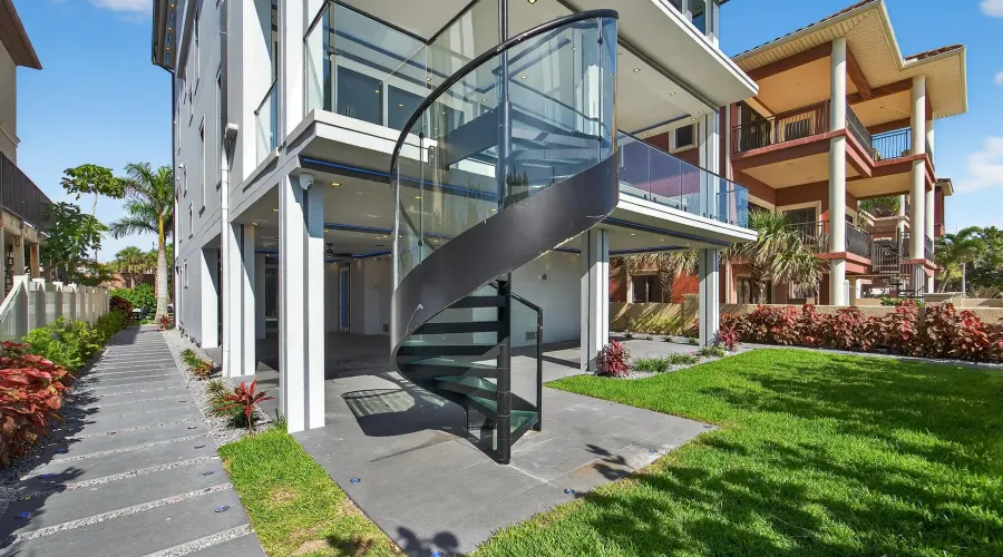 9600 W GULF BOULEVARD, TREASURE ISLAND, Florida, 33706, United States, 5 Bedrooms Bedrooms, 12 Rooms Rooms,5 BathroomsBathrooms,Residential,For Sale,The House of Lights,W GULF BOULEVARD,4,1893281