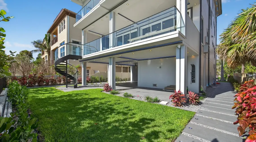 9600 W GULF BOULEVARD, TREASURE ISLAND, Florida, 33706, United States, 5 Bedrooms Bedrooms, 12 Rooms Rooms,5 BathroomsBathrooms,Residential,For Sale,The House of Lights,W GULF BOULEVARD,4,1893281