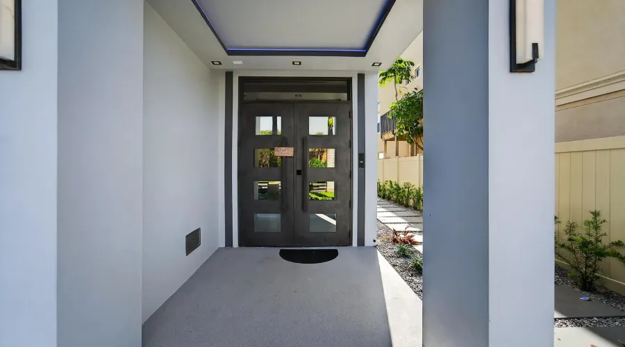 9600 W GULF BOULEVARD, TREASURE ISLAND, Florida, 33706, United States, 5 Bedrooms Bedrooms, 12 Rooms Rooms,5 BathroomsBathrooms,Residential,For Sale,The House of Lights,W GULF BOULEVARD,4,1893281