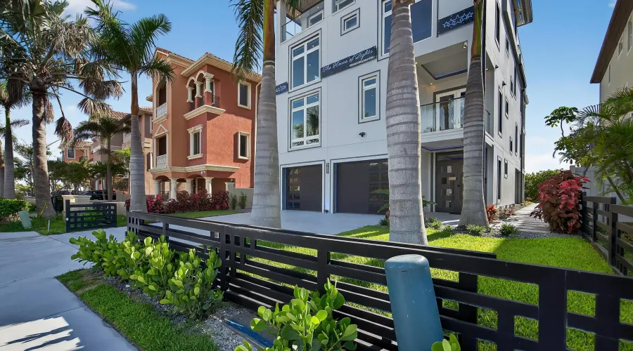 9600 W GULF BOULEVARD, TREASURE ISLAND, Florida, 33706, United States, 5 Bedrooms Bedrooms, 12 Rooms Rooms,5 BathroomsBathrooms,Residential,For Sale,The House of Lights,W GULF BOULEVARD,4,1893281