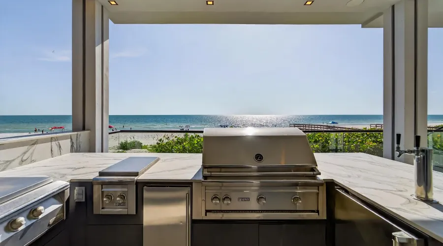 9600 W GULF BOULEVARD, TREASURE ISLAND, Florida, 33706, United States, 5 Bedrooms Bedrooms, 12 Rooms Rooms,5 BathroomsBathrooms,Residential,For Sale,The House of Lights,W GULF BOULEVARD,4,1893281