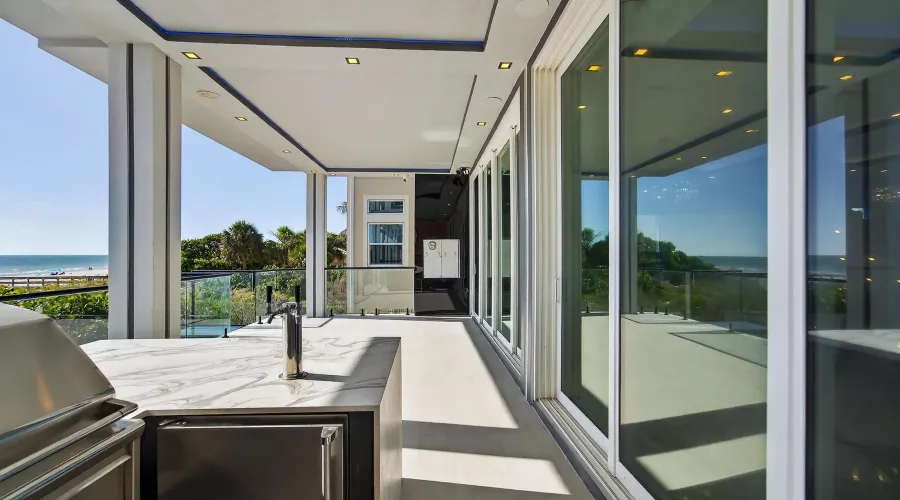 9600 W GULF BOULEVARD, TREASURE ISLAND, Florida, 33706, United States, 5 Bedrooms Bedrooms, 12 Rooms Rooms,5 BathroomsBathrooms,Residential,For Sale,The House of Lights,W GULF BOULEVARD,4,1893281