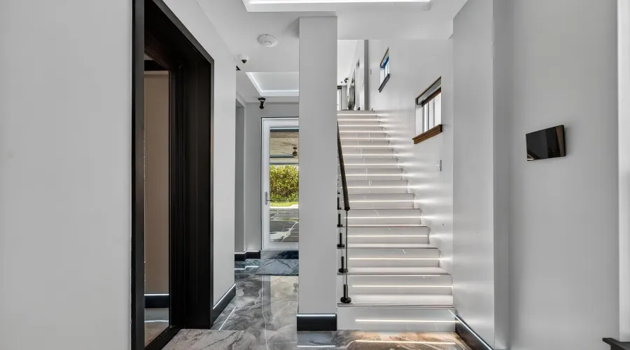 9600 W GULF BOULEVARD, TREASURE ISLAND, Florida, 33706, United States, 5 Bedrooms Bedrooms, 12 Rooms Rooms,5 BathroomsBathrooms,Residential,For Sale,The House of Lights,W GULF BOULEVARD,4,1893281
