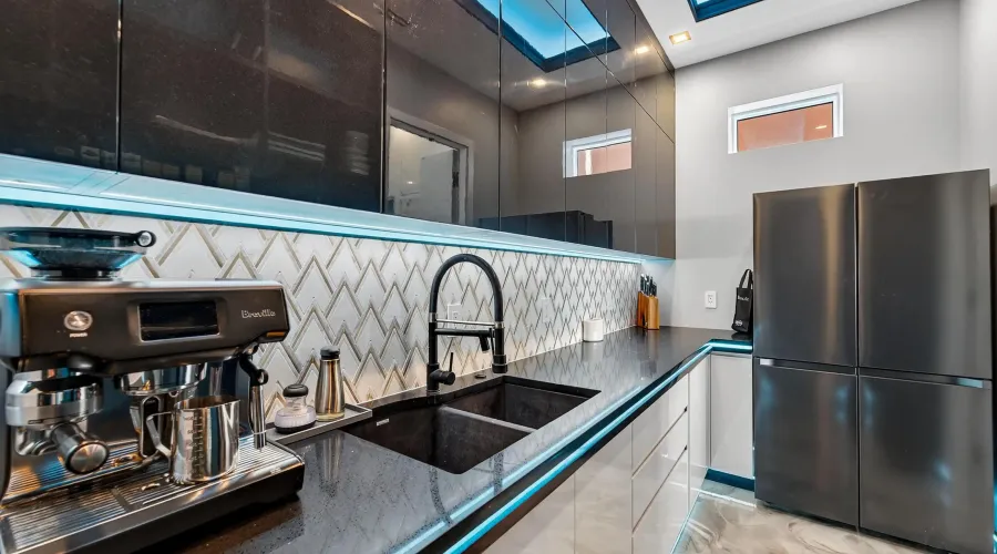 9600 W GULF BOULEVARD, TREASURE ISLAND, Florida, 33706, United States, 5 Bedrooms Bedrooms, 12 Rooms Rooms,5 BathroomsBathrooms,Residential,For Sale,The House of Lights,W GULF BOULEVARD,4,1893281