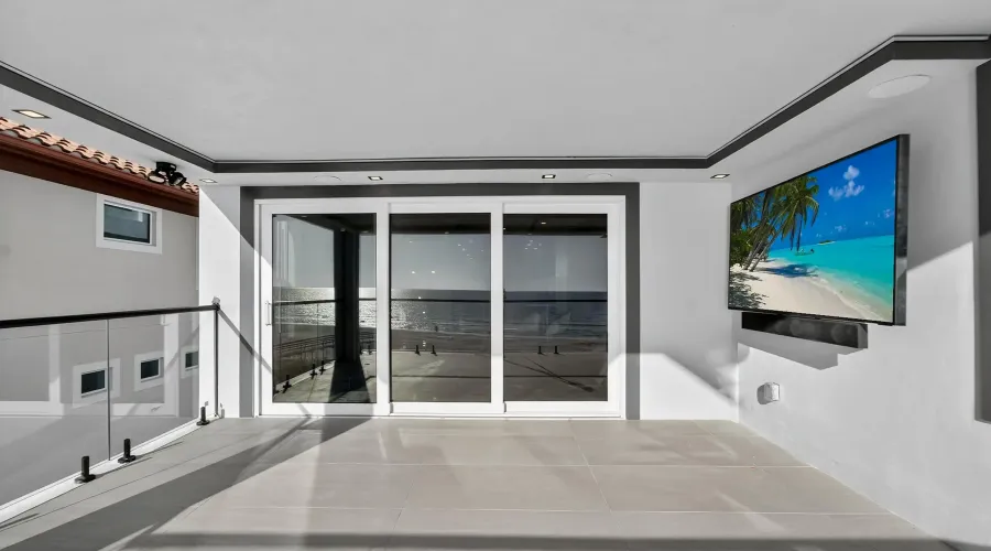 9600 W GULF BOULEVARD, TREASURE ISLAND, Florida, 33706, United States, 5 Bedrooms Bedrooms, 12 Rooms Rooms,5 BathroomsBathrooms,Residential,For Sale,The House of Lights,W GULF BOULEVARD,4,1893281