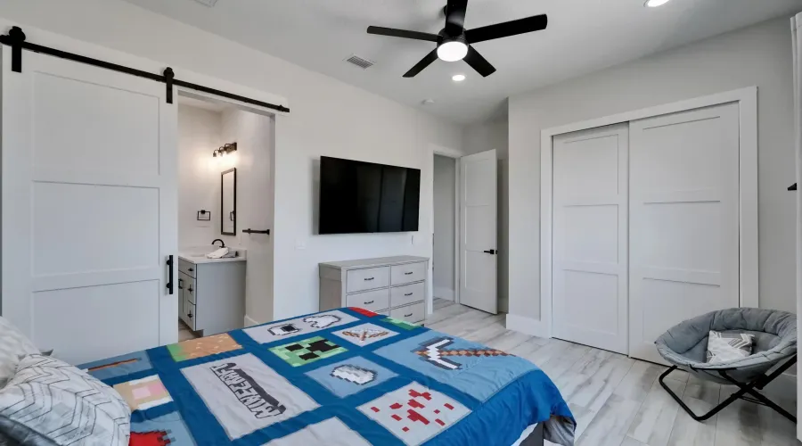 935 Chipaway Dr, Apollo Beach, Florida, 33572, United States, 4 Bedrooms Bedrooms, 9 Rooms Rooms,5 BathroomsBathrooms,Waterfront,For Sale,Chipaway Dr,2,1894245