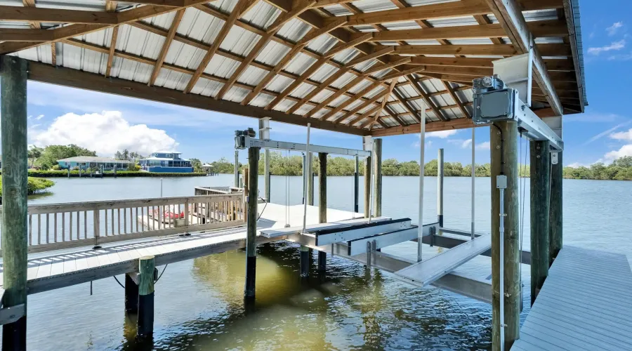 935 Chipaway Dr, Apollo Beach, Florida, 33572, United States, 4 Bedrooms Bedrooms, 9 Rooms Rooms,5 BathroomsBathrooms,Waterfront,For Sale,Chipaway Dr,2,1894245