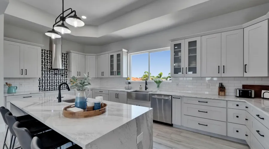 935 Chipaway Dr, Apollo Beach, Florida, 33572, United States, 4 Bedrooms Bedrooms, 9 Rooms Rooms,5 BathroomsBathrooms,Waterfront,For Sale,Chipaway Dr,2,1894245