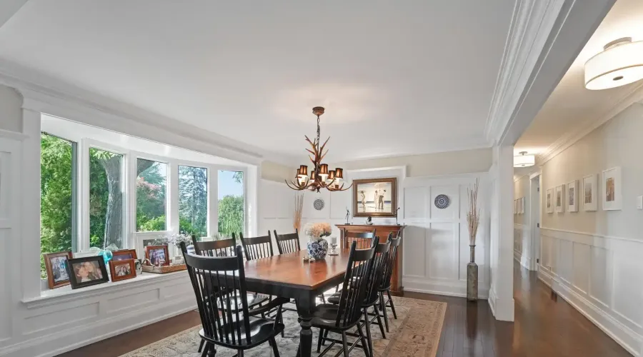 2577 No 8 Side Road, Burlington, Ontario, L7P 0E5, Canada, 4 Bedrooms Bedrooms, ,4 BathroomsBathrooms,Residential,For Sale,1898048