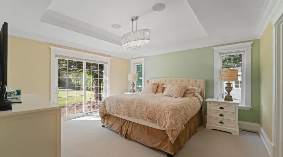 2577 No 8 Side Road, Burlington, Ontario, L7P 0E5, Canada, 4 Bedrooms Bedrooms, ,4 BathroomsBathrooms,Residential,For Sale,1898048