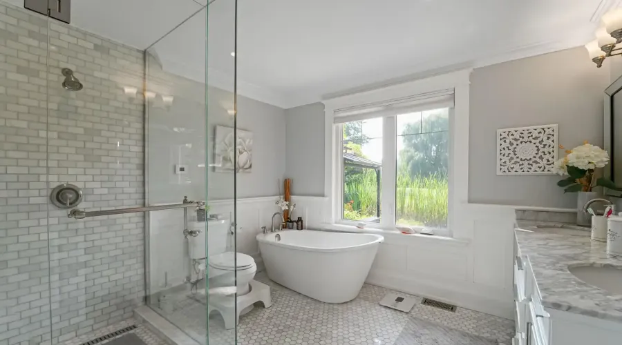 2577 No 8 Side Road, Burlington, Ontario, L7P 0E5, Canada, 4 Bedrooms Bedrooms, ,4 BathroomsBathrooms,Residential,For Sale,1898048