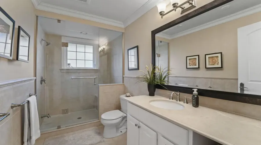 2577 No 8 Side Road, Burlington, Ontario, L7P 0E5, Canada, 4 Bedrooms Bedrooms, ,4 BathroomsBathrooms,Residential,For Sale,1898048