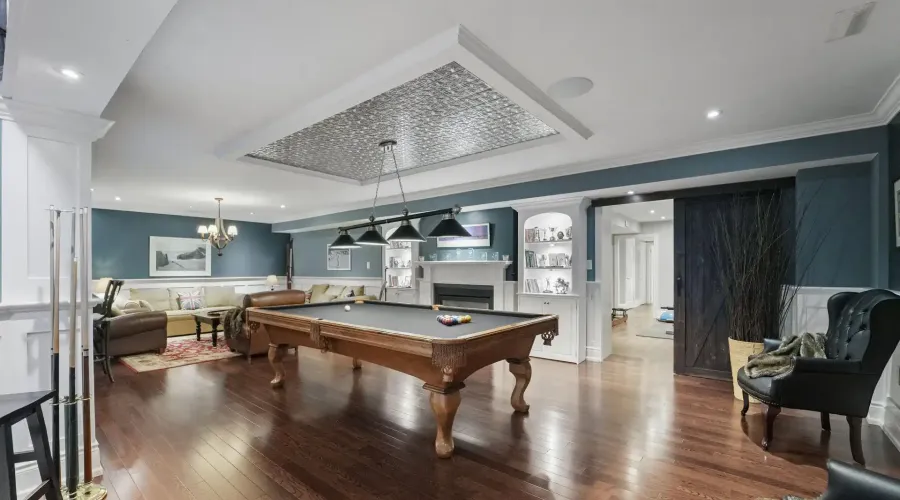 2577 No 8 Side Road, Burlington, Ontario, L7P 0E5, Canada, 4 Bedrooms Bedrooms, ,4 BathroomsBathrooms,Residential,For Sale,1898048