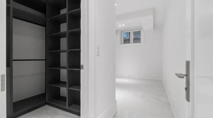 84 Pebbleridge Place, oakville, Ontario, L6K 3Y4, Canada, 4 Bedrooms Bedrooms, ,9 BathroomsBathrooms,Residential,For Sale,1898048