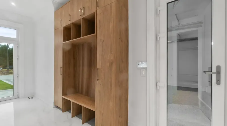 84 Pebbleridge Place, oakville, Ontario, L6K 3Y4, Canada, 4 Bedrooms Bedrooms, ,9 BathroomsBathrooms,Residential,For Sale,1898048