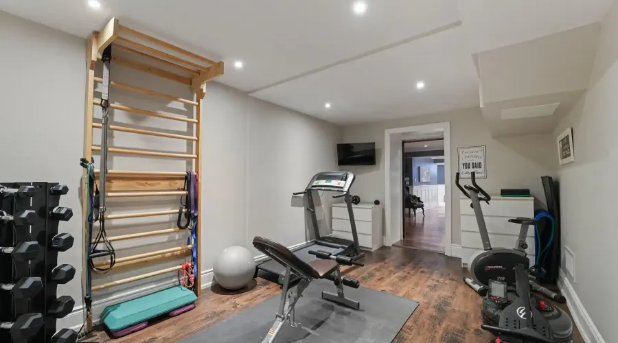 2577 No 8 Side Road, Burlington, Ontario, L7P 0E5, Canada, 4 Bedrooms Bedrooms, ,4 BathroomsBathrooms,Residential,For Sale,1898048