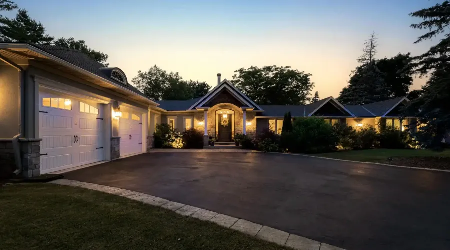 2577 No 8 Side Road, Burlington, Ontario, L7P 0E5, Canada, 4 Bedrooms Bedrooms, ,4 BathroomsBathrooms,Residential,For Sale,1898048